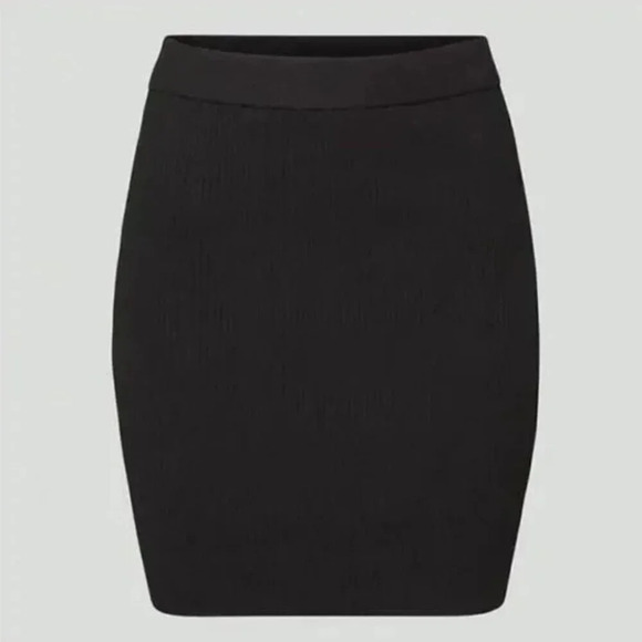 Aritzia  Ribbed Black Knit Reso Skirt Black Size Medium - Picture 1 of 7